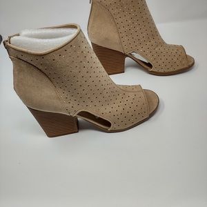 Rampage booties, color nude, Open toe, small gold.